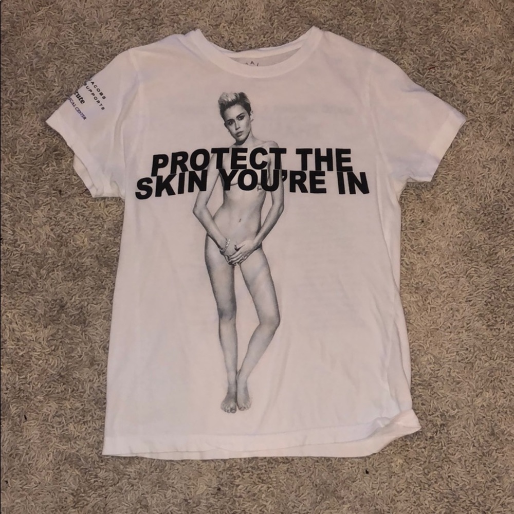 Marc Jacobs x Miley Cyrus shirt